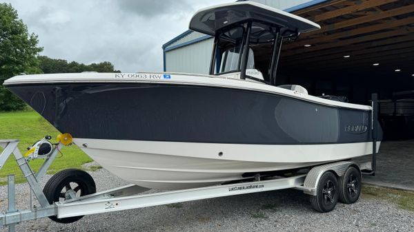 Robalo R230 