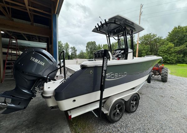 Robalo R230 image