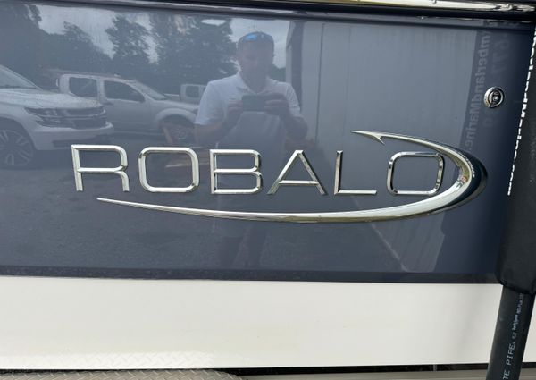 Robalo R230 image