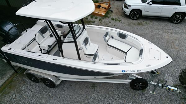 Robalo R230 image