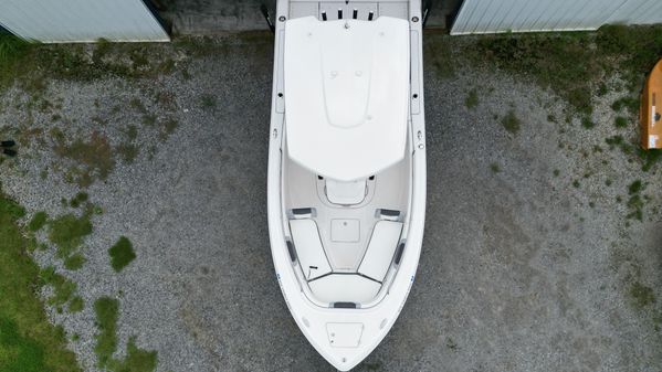 Robalo R230 image