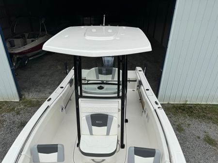 Robalo R230 image