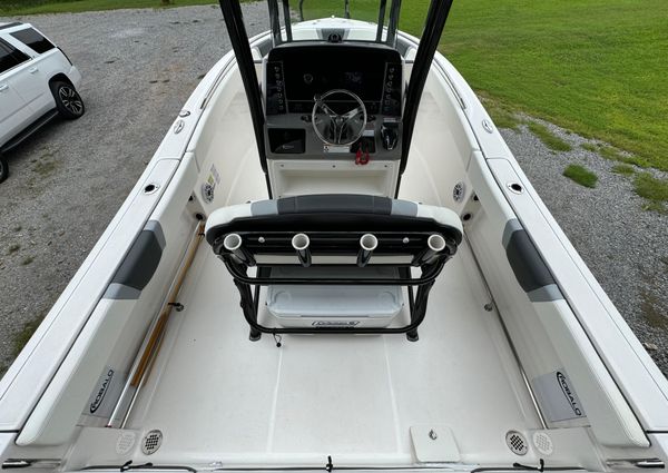 Robalo R230 image