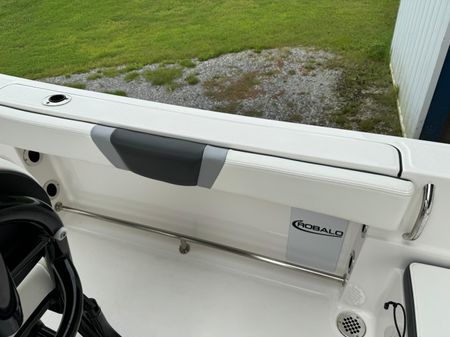 Robalo R230 image