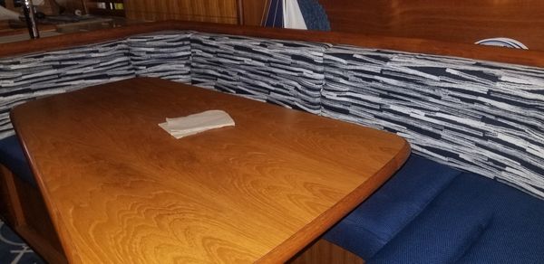 Hunter 33 image