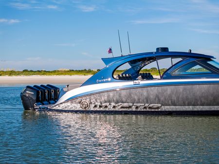 Mystic Powerboats M5200 image