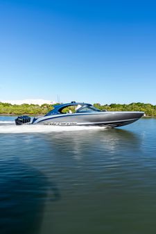 Mystic Powerboats M5200 image