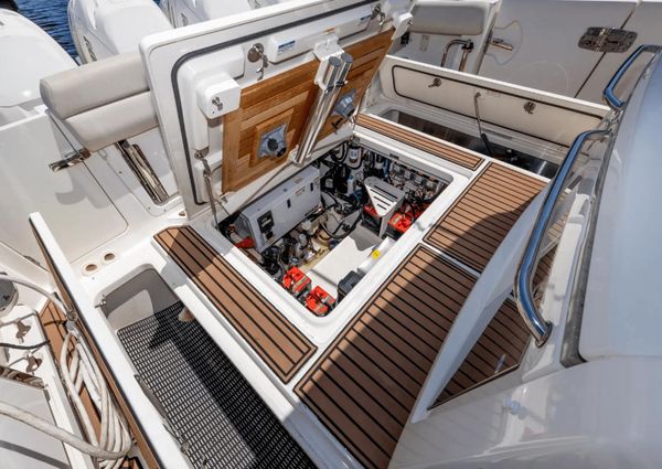 Boston Whaler 420 Outrage image