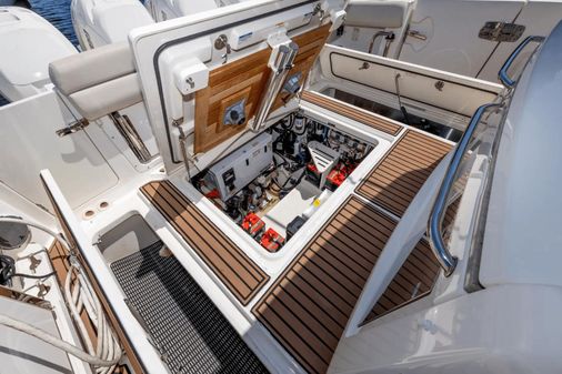 Boston Whaler 420 Outrage image