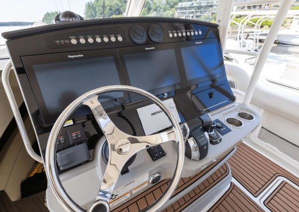 Boston Whaler 420 Outrage image