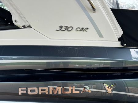 Formula 330 Crossover Bowrider image