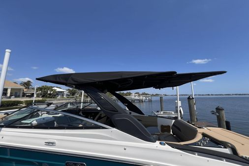 Sea Ray 280 SLX Outboard image