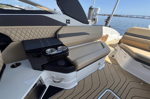 Sea Ray 280 SLX Outboard image