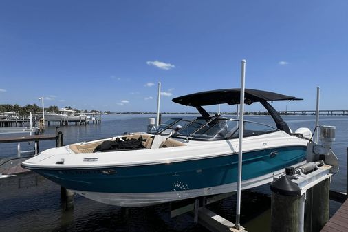 Sea Ray 280 SLX Outboard image