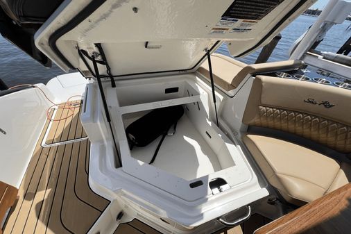 Sea Ray 280 SLX Outboard image