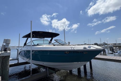 Sea Ray 280 SLX Outboard image