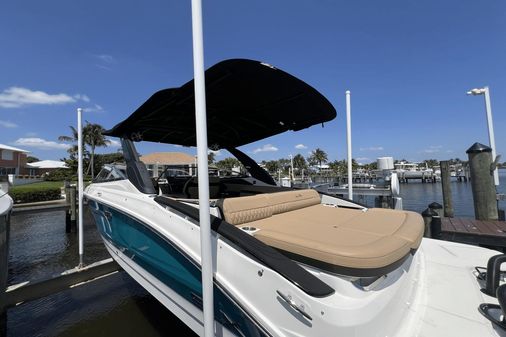 Sea Ray 280 SLX Outboard image