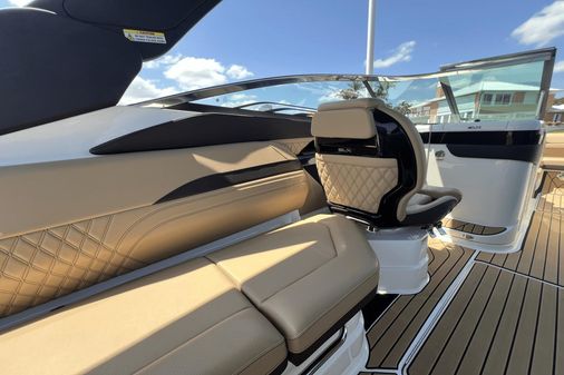 Sea Ray 280 SLX Outboard image