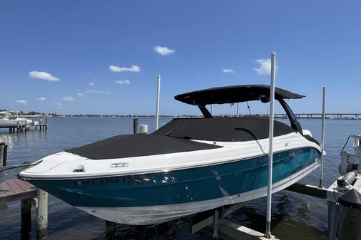 Sea Ray 280 SLX Outboard image