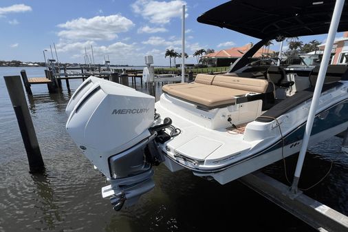 Sea Ray 280 SLX Outboard image