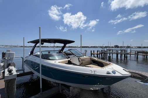 Sea Ray 280 SLX Outboard image