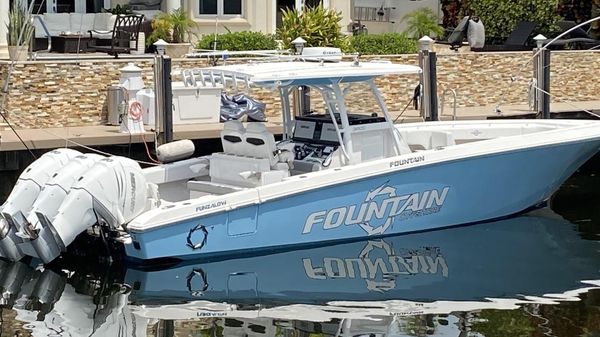 Fountain 38 CC