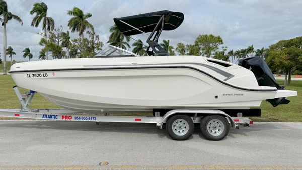 Bayliner DX2200 