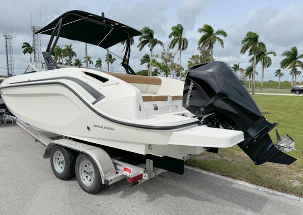 Bayliner DX2200 image