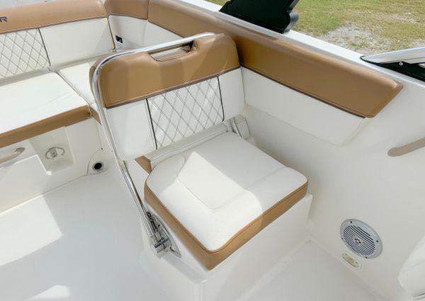 Bayliner DX2200 image