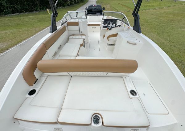 Bayliner DX2200 image