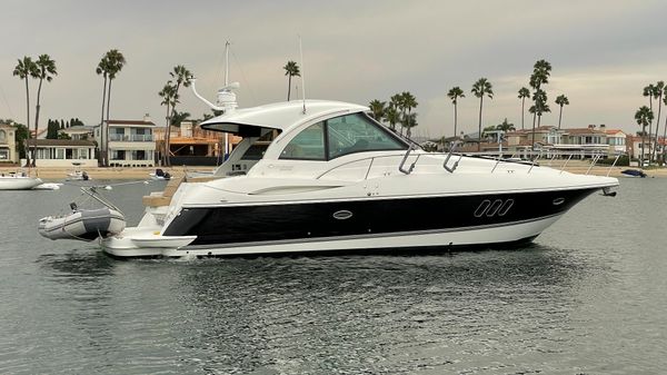 Cruisers Yachts 430 Sport Coupe 