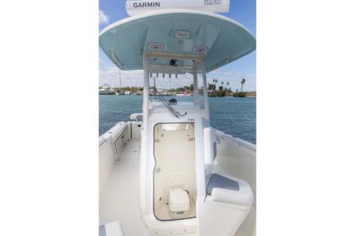 Cobia 240-CENTER-CONSOLE image