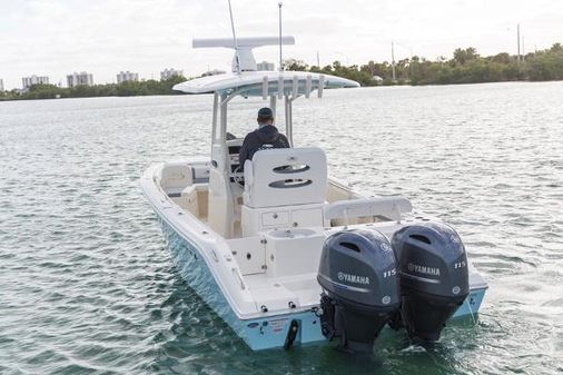 Cobia 240-CENTER-CONSOLE image