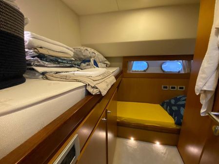 Ferretti Yachts 700 image