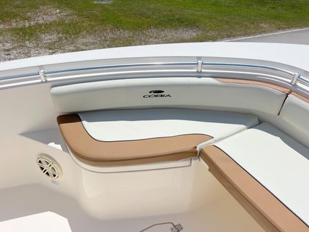 Cobia 237-CENTER-CONSOLE image