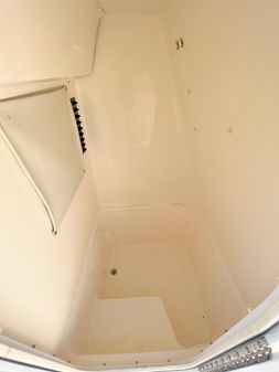 Cobia 237-CENTER-CONSOLE image