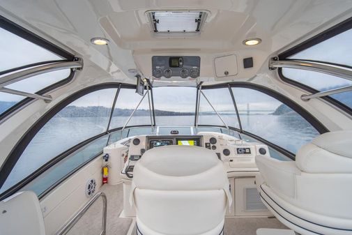 Sea Ray 52 Sedan Bridge image