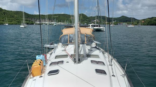 Beneteau 423 image