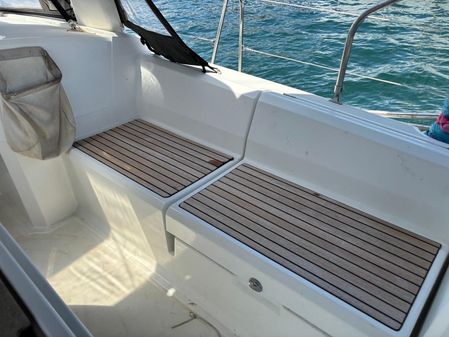 Beneteau 38.1 image