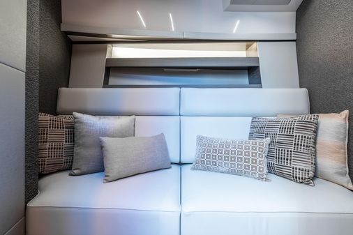 Tiara Yachts 49 COUPE image