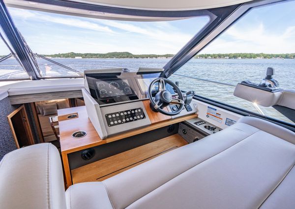 Tiara Yachts 49 COUPE image