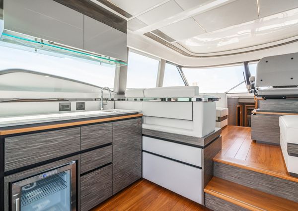 Tiara Yachts 49 COUPE image