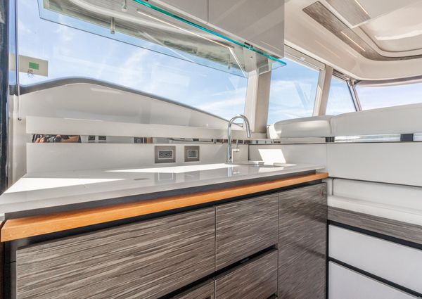 Tiara Yachts 49 COUPE image