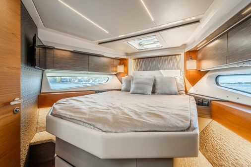 Tiara Yachts 49 COUPE image