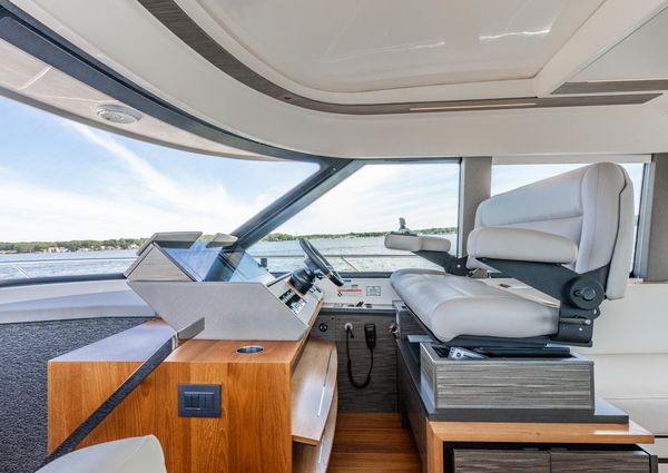 Tiara Yachts 49 COUPE image