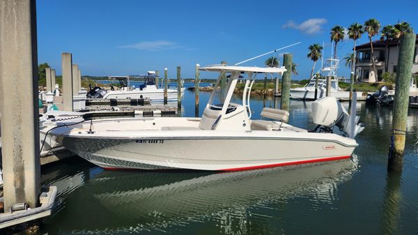 Boston Whaler 250 Dauntless 