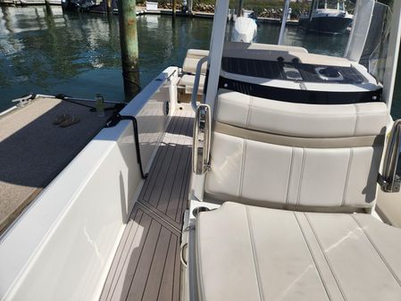 Boston Whaler 250 Dauntless image