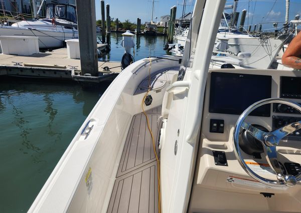 Boston Whaler 250 Dauntless image