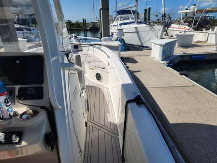 Boston Whaler 250 Dauntless image