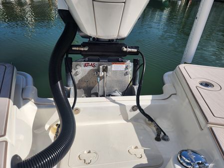 Boston Whaler 250 Dauntless image